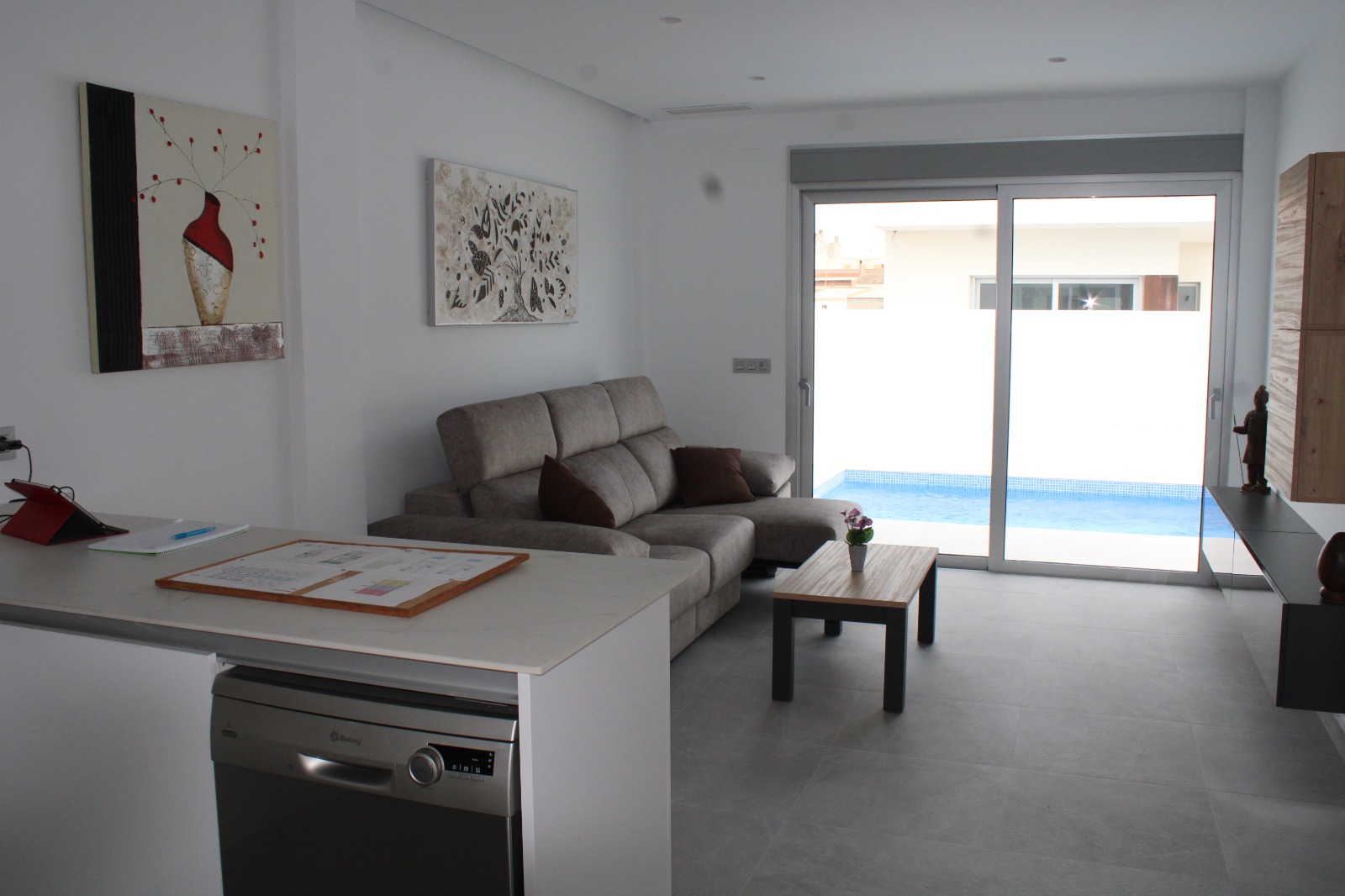 New villa close to the beaches of La Marina (ALICANTE)