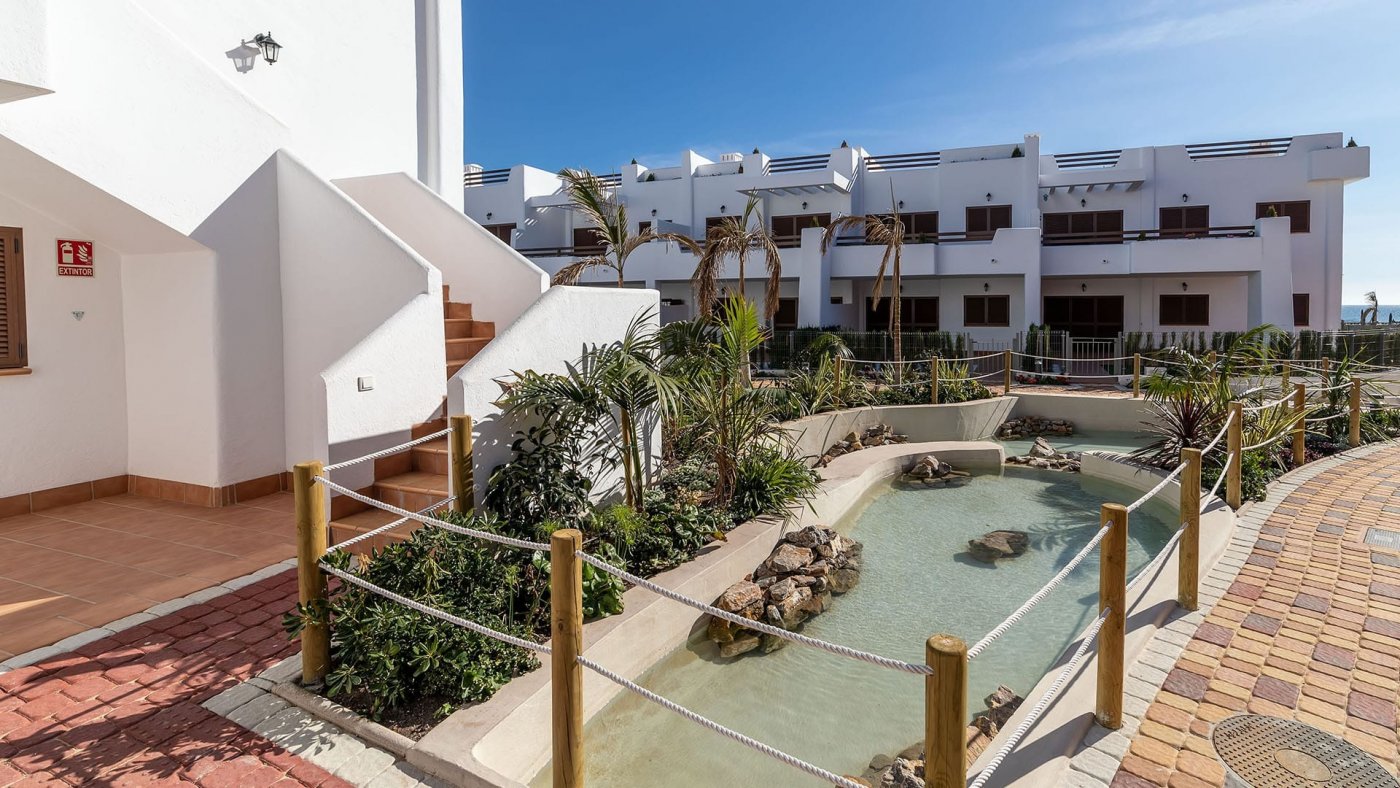 Apartments sold fully furnished and equipped in a seaside complex. Mar de Pulpi.